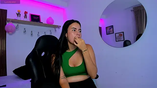 rosalihot1 live cam on StripChat