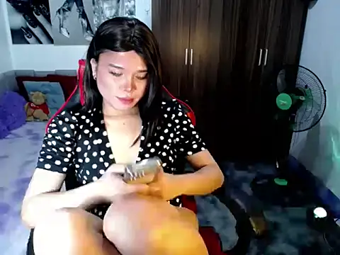 sofiathe1st live cam on StripChat