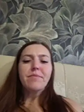 MilaMature live cam on StripChat