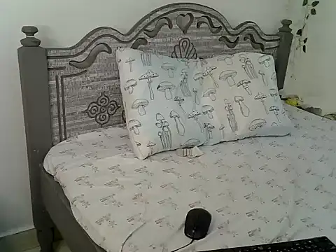 Sexyliz1 live cam on StripChat