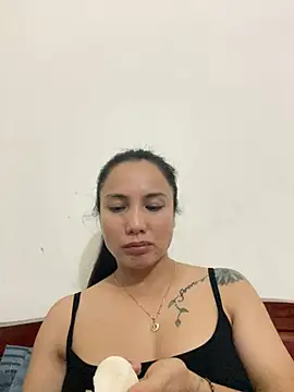 -Lyny- live cam on StripChat