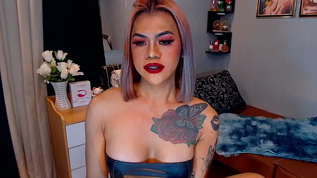 StellaStrong30 live cam on StripChat