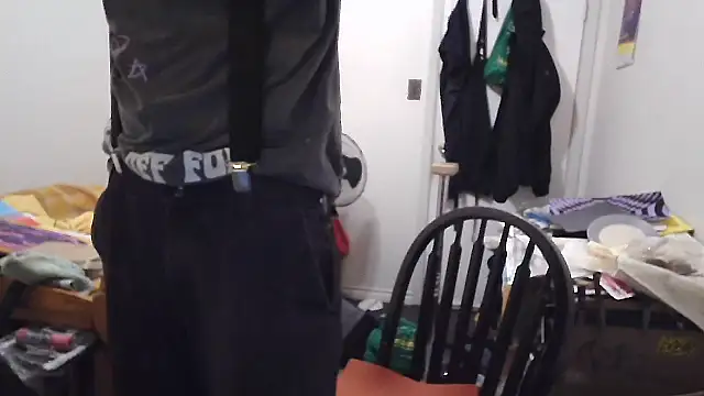 JohnnyMoves live cam on StripChat