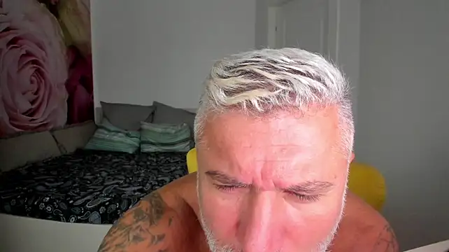 BlowMyXXL webcam