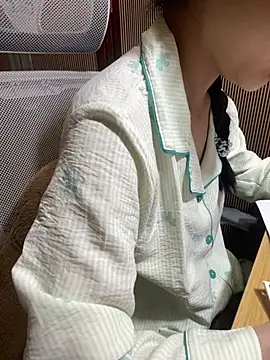 Mina048 webcam