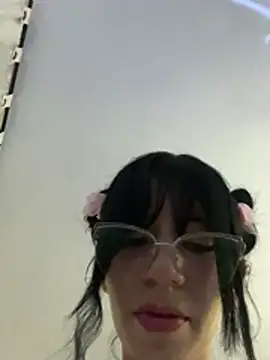 Strawberry_Honey_03 live cam on StripChat