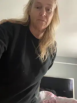 Blondnboujee53 webcam