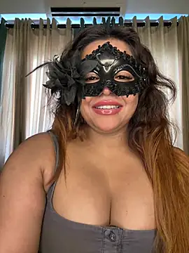 Zaralanson live cam on StripChat