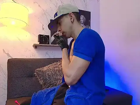 ragnar_valkor live cam on StripChat