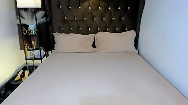 Lars_empress live cam on StripChat