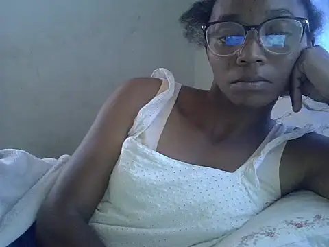 ElianeHot live cam on StripChat
