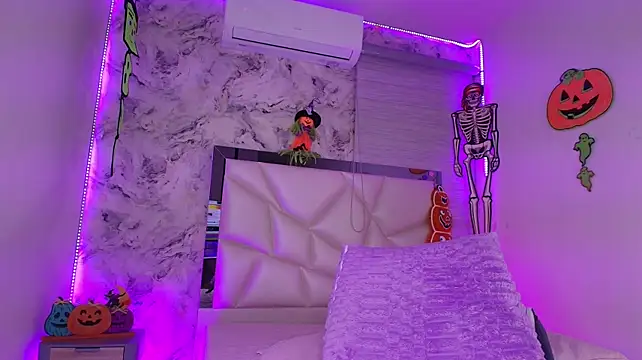 kendal_rossi live cam on StripChat