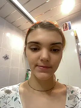 FlirtyLolaa webcam