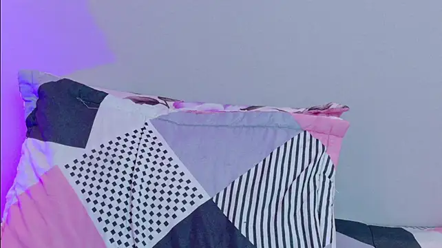 NaomiKlarc
