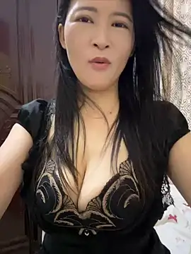 xiaoxiao-168 live cam on StripChat