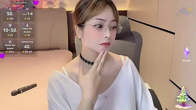 Amelie-_ live cam on StripChat