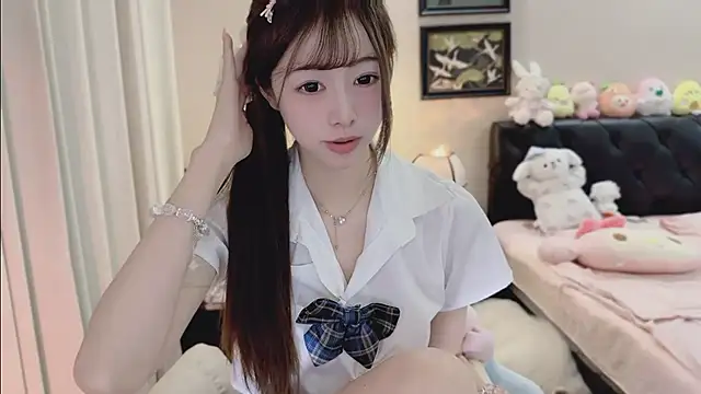 Evacute-top live cam on StripChat