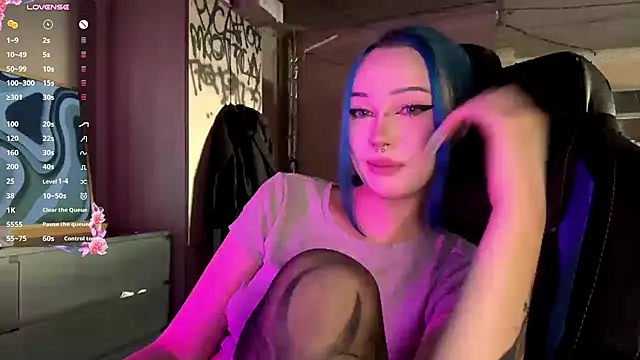 AnnieTouch live cam on StripChat