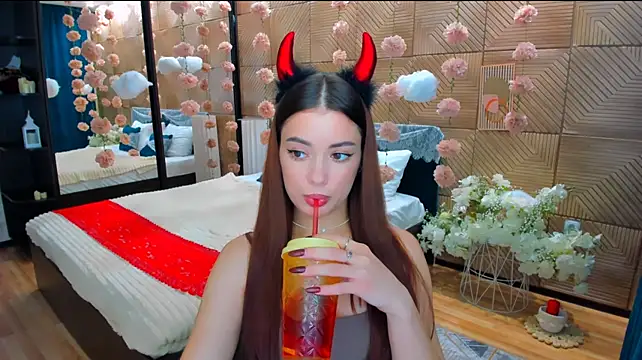 PutOnRepeat live cam on StripChat