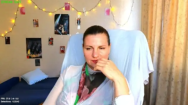 Mirabelle_Velvet