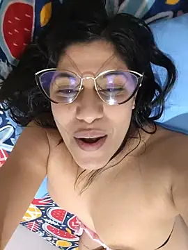 suzan_23 live cam on StripChat