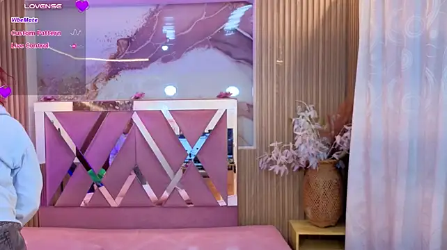 ANNE_TAY1