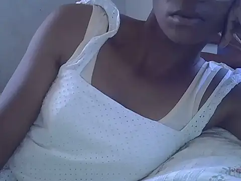 ElianeHot live cam on StripChat