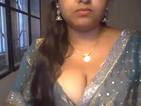 Tamil_Kuttyma live cam on StripChat