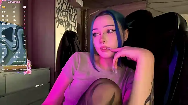 AnnieTouch live cam on StripChat