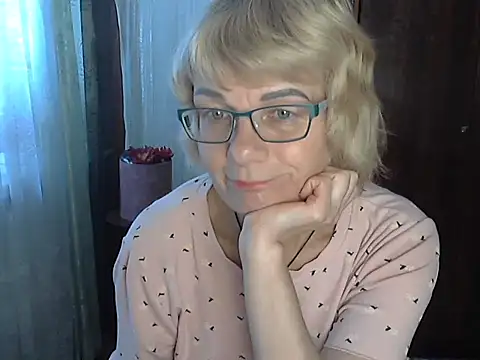 Mia_Olivia25 live cam on StripChat