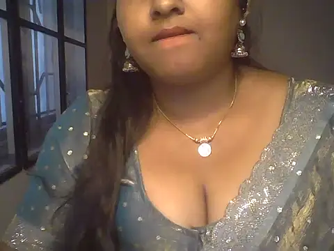 Tamil_Kuttyma live cam on StripChat