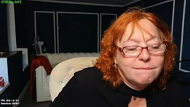 Fara_Flutte live cam on StripChat