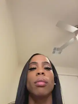laurenUniverse live cam on StripChat