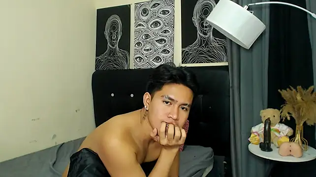 Suckableprince live cam on StripChat