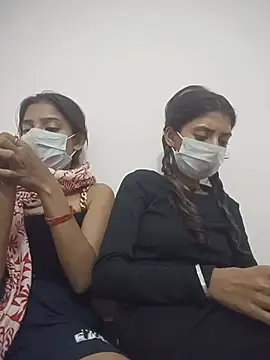 Lovely--Pihu live cam on StripChat