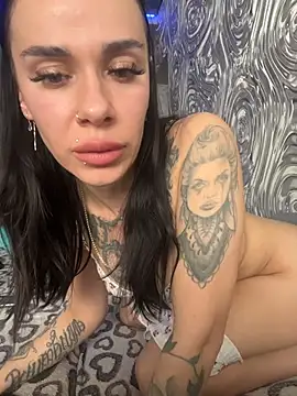 Queen_of_pain live cam on StripChat