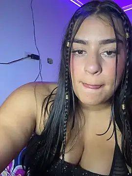 Andrea111_ live cam on StripChat