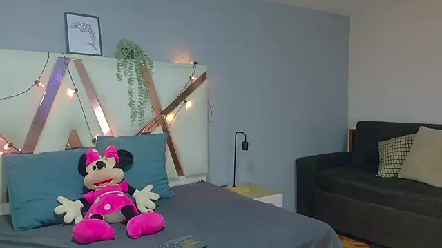 JenaCooper_ live room snapshot on Stripchat