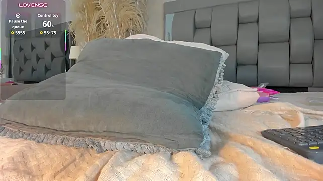 heidi_aldridge live sex cam