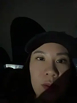 Yioyio-666 webcam