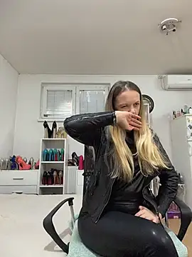 Iris_Pitts_ live cam on StripChat
