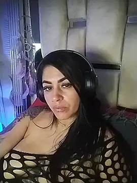 chelaqueen_ live cam on StripChat
