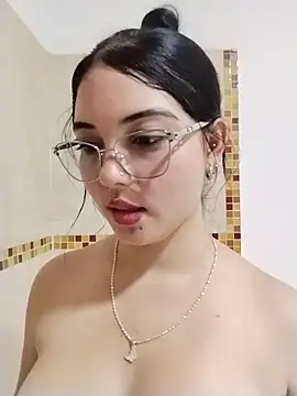 Julianne_valerin