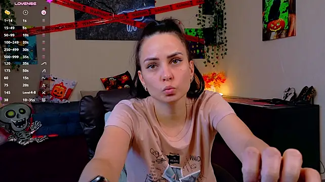 Kriss_brunette_5 live cam on StripChat