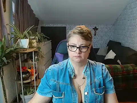 Newgirl4you live cam on StripChat