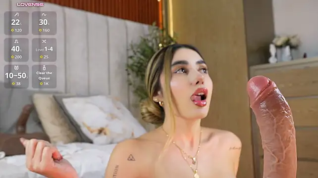 annyy_rosse (F young) - Choose to take a piece of clothing from