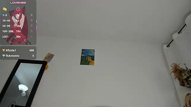 Mia-Valeria- webcam