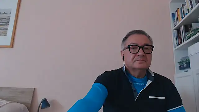 YOU6me live cam on StripChat