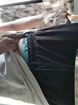 Nikolas_top
