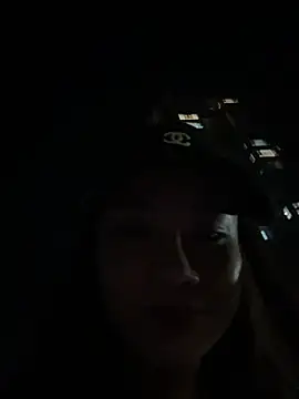 Yioyio-666 webcam